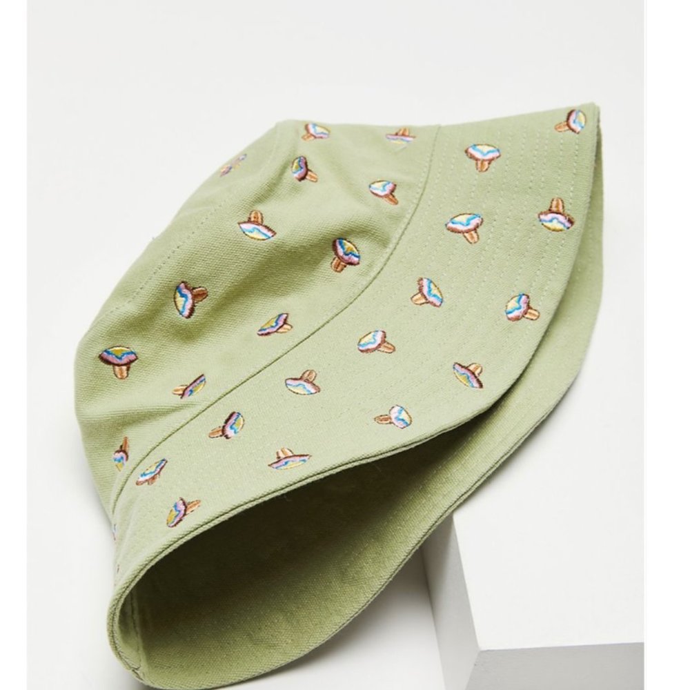 ⭐️ Embroidered Plant Mushroom Boho Peasant Hipster Hippie Art Street Bucket Hat